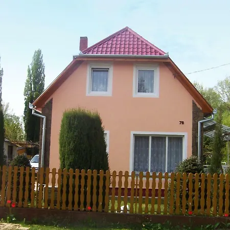 In Balatonmariafuerdo 19196 Apartment *